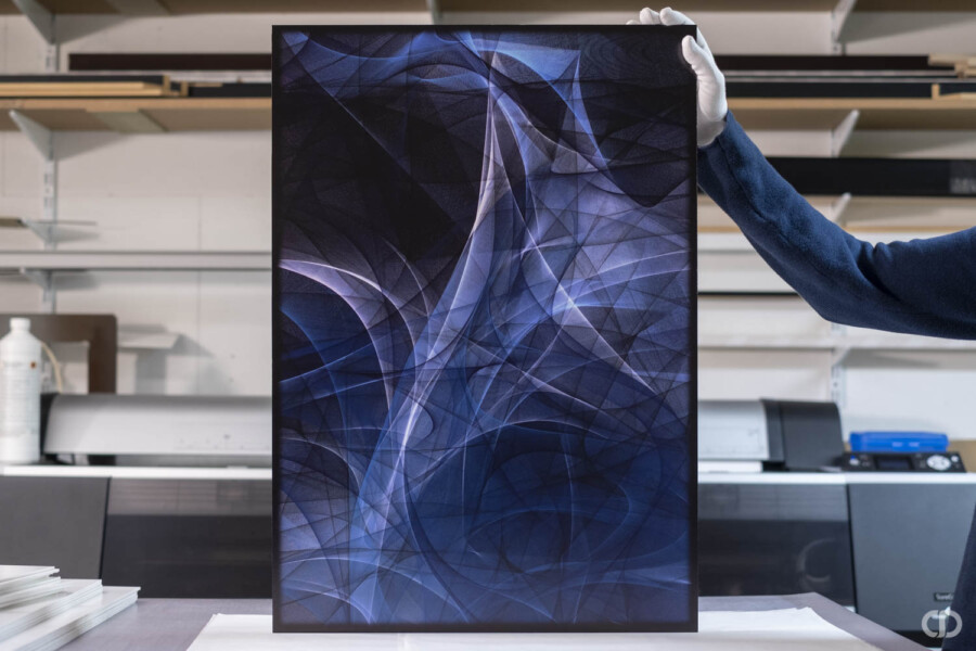 @Xavier de Tiège Encadrement contrecollé Dibond reflet violet noir