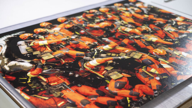 photo imprimée d'objets en couleurs orange